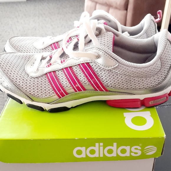 Adidas Raziya II women's sz 10. Perfect condition like new - Picture 1 of 7